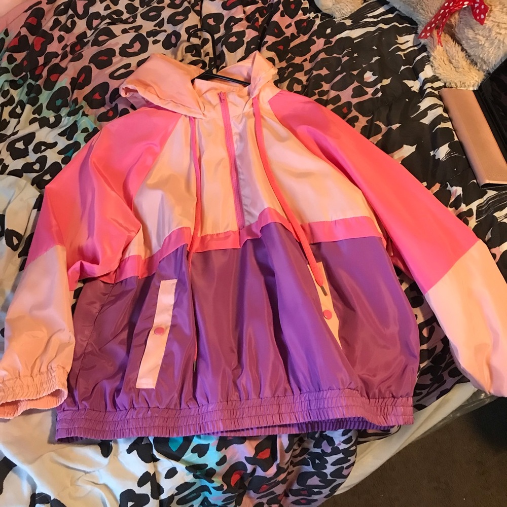 I’ve never worn this brand windbreaker!!!